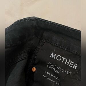 Mother Denim High Waisted Looker - Guilty As Sin / Black Color Size 28